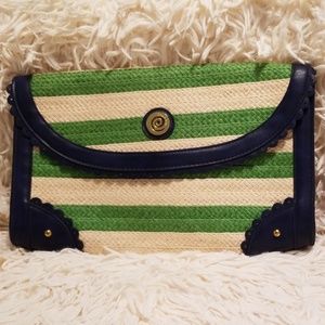 Mud Pie Scalloped Straw Clut…